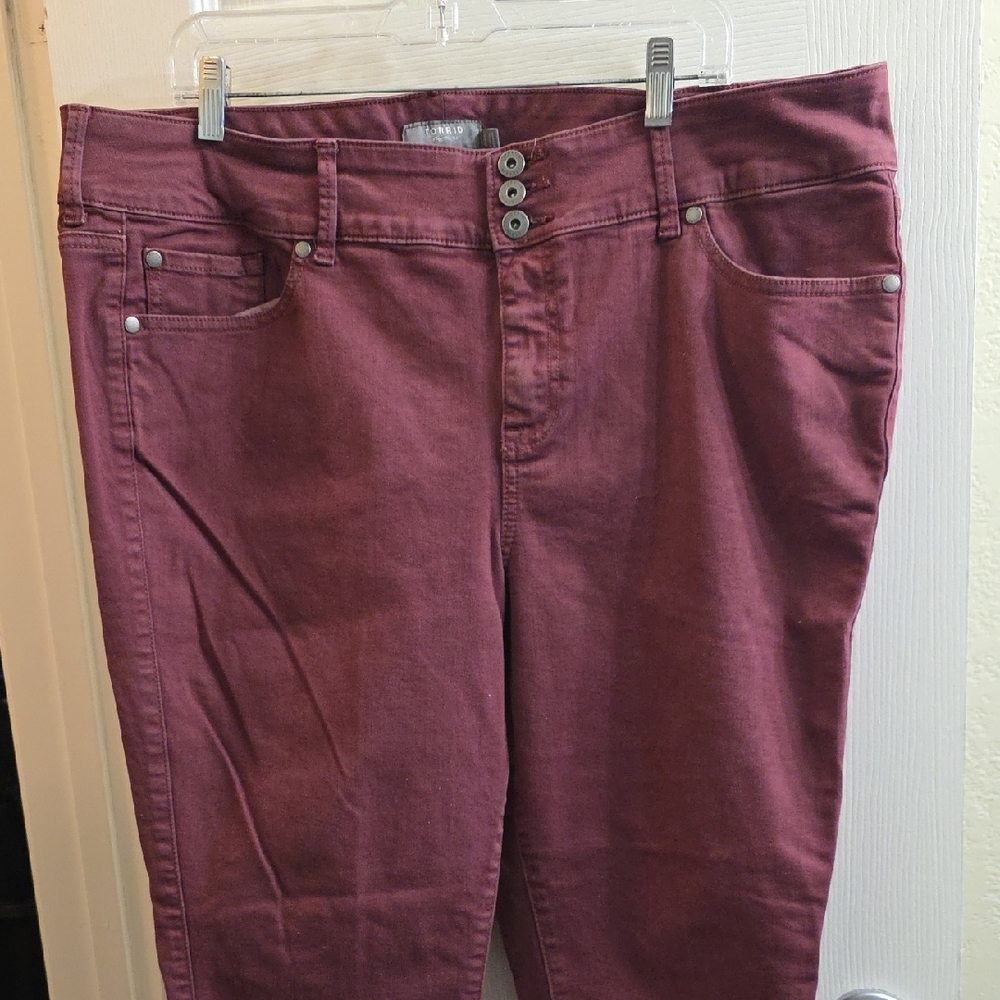Torrid Women's Burgundy Jegging Jeans Size 20